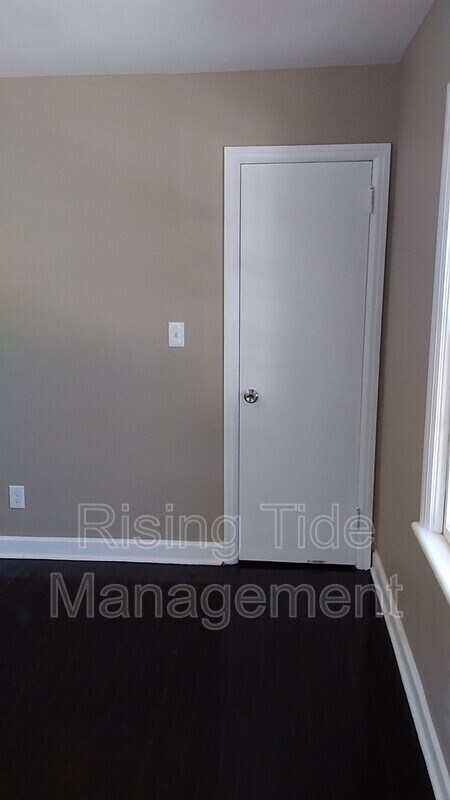 Building Photo - 605 Robison Dr