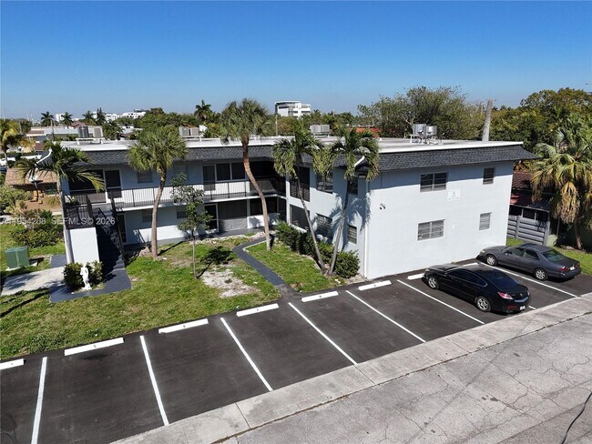 Building Photo - 133 SE 4th Ave