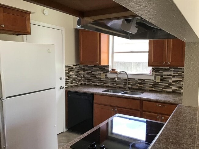 Building Photo - 13722 Wickersham Ln