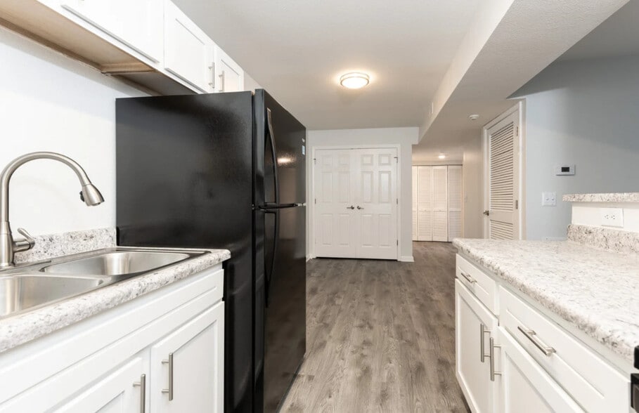 Building Photo - Hoosier Woods