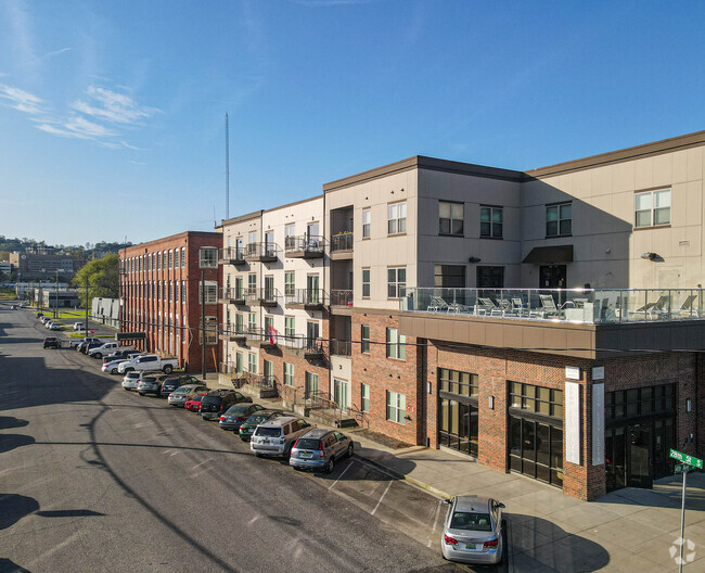 Building Photo - Iron City Lofts