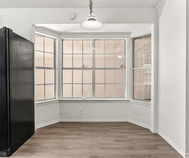 Building Photo - 1727 Ramada Dr