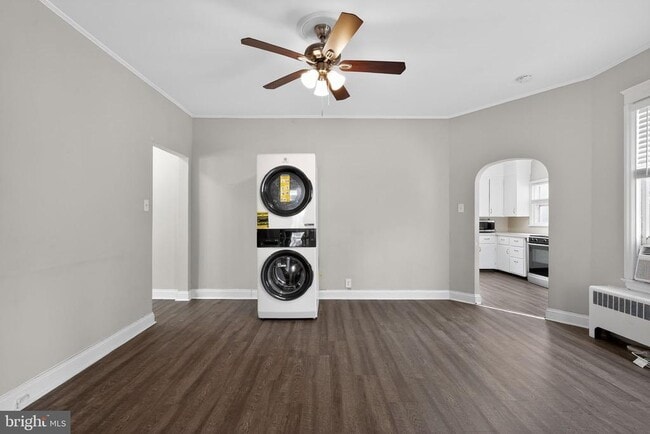 Building Photo - 127 7th Ave