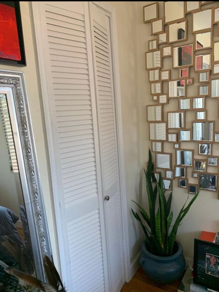 Building Photo - 1880 Coral Gate Dr