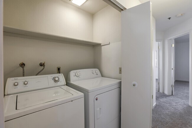 Building Photo - 10252 Danube Dr