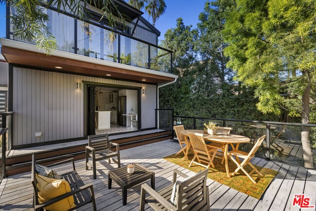 Building Photo - 1057 N Ave 49