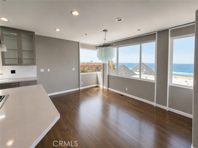 Building Photo - 2406 Ocean Dr
