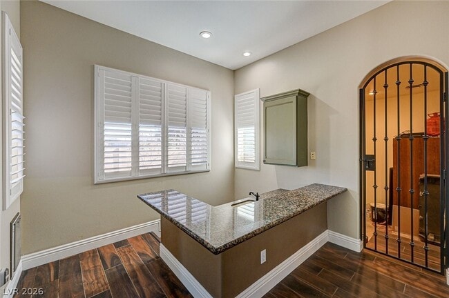 Building Photo - 8490 S Via De Bella Sidra Ct