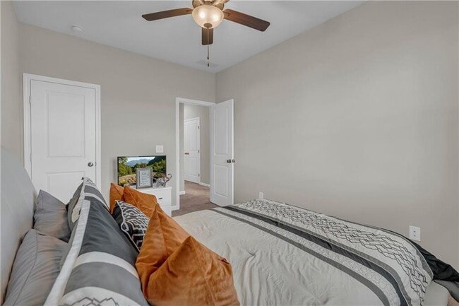 Building Photo - 1959 Hidden Hts