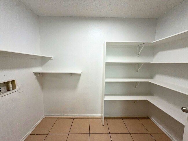 Building Photo - 3952 Golden Horn Ln
