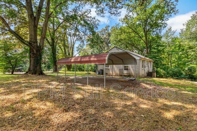 Building Photo - 570 Carol Dr