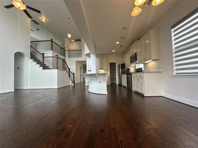 Building Photo - 2403 Cotillion Dr