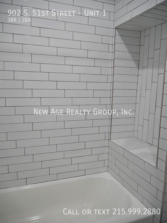 Building Photo - 902 S 51st St