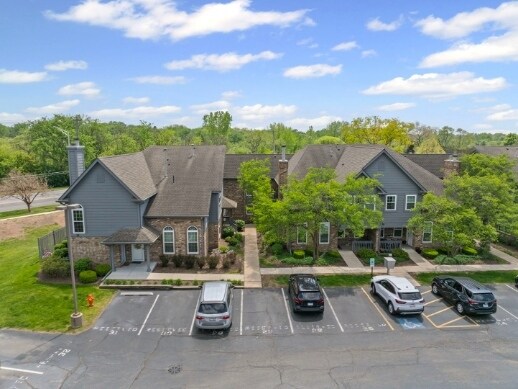 Building Photo - 11 Foxcroft Rd