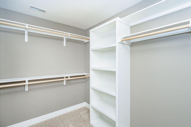 Building Photo - 6401 Cobble Creek Dr