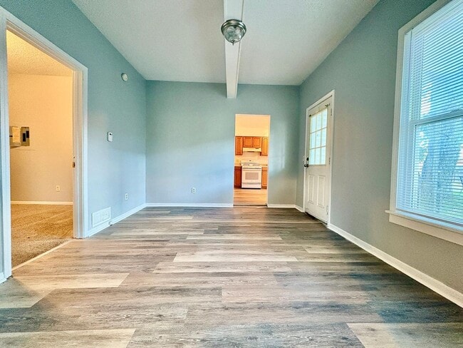 Building Photo - 919 S Logan St