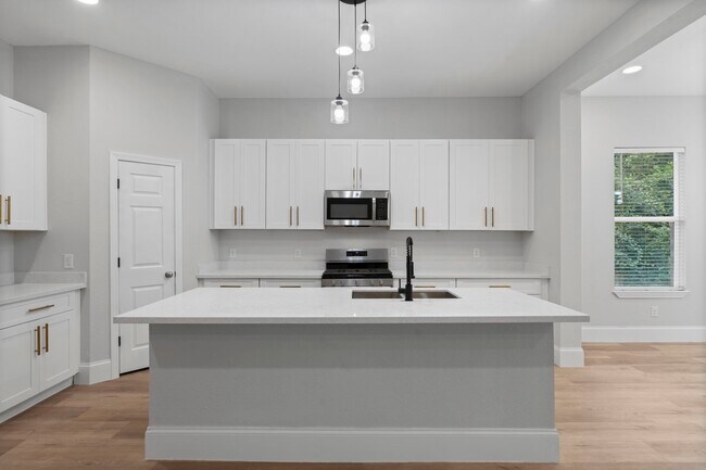 Building Photo - 478 Stephen F Austin Dr