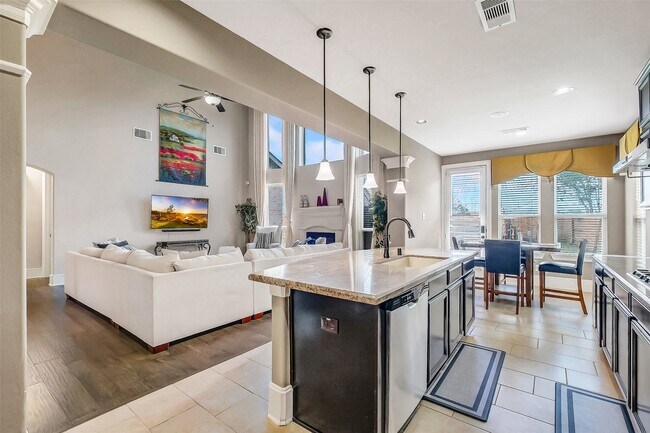 Building Photo - 2610 Orleans Way