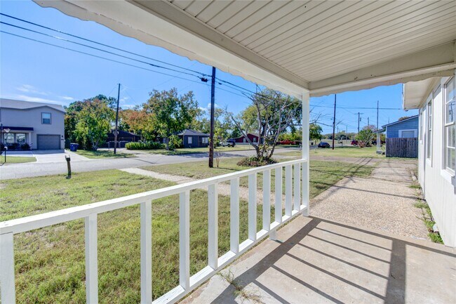 Building Photo - 3020 2nd Ave N