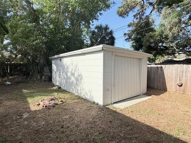 Building Photo - 2835 Dr. M.L.K. Jr St S