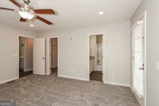 Building Photo - 2752 Hawk Trace NE