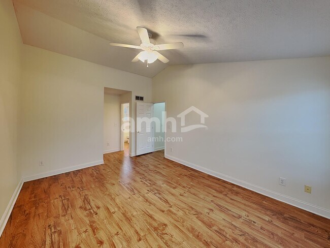 Building Photo - 328 Prairie Run Dr