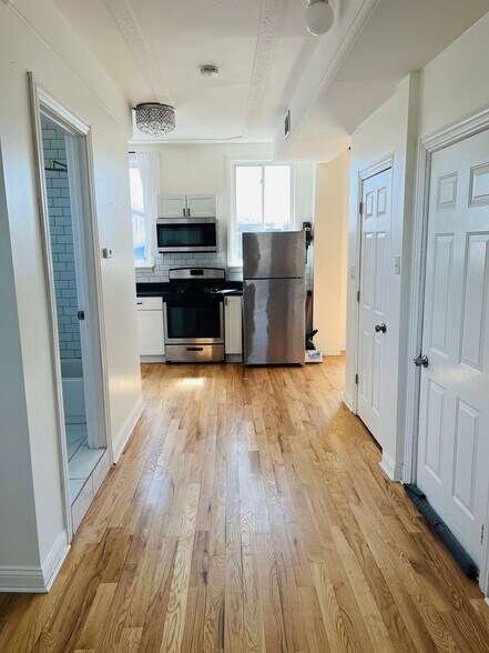 Building Photo - 2318 W 19th St