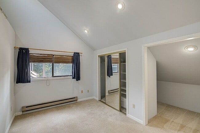 Building Photo - 4 bed/ 2 bath house on 145th St!