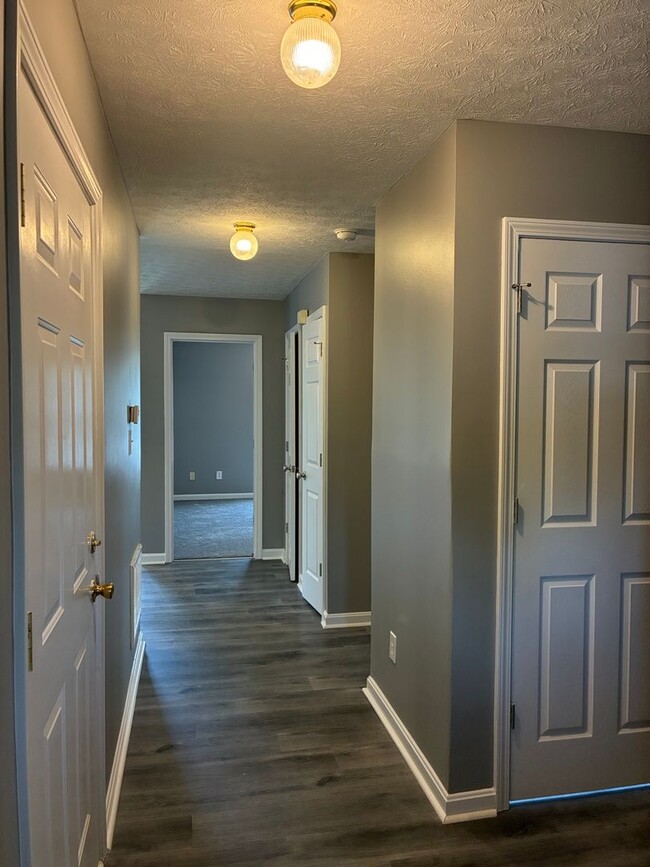 Building Photo - 102 Sparrow Ct