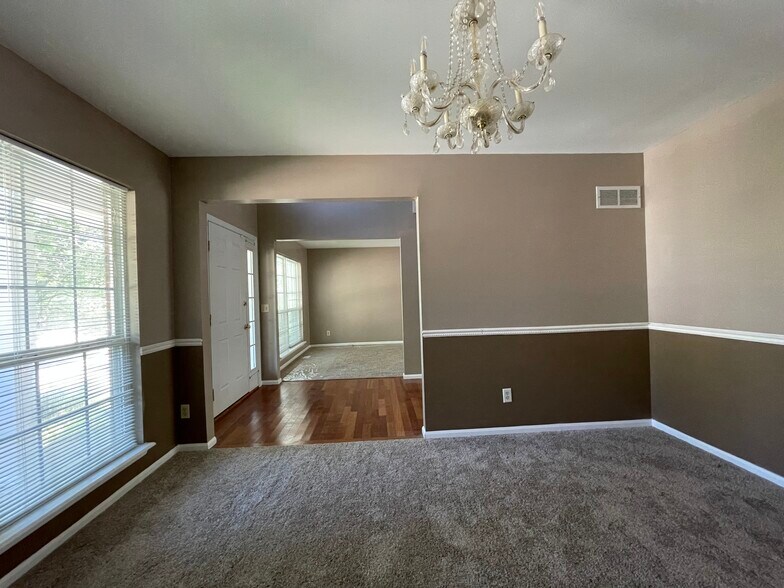 Building Photo - 636 Canary Estates Dr