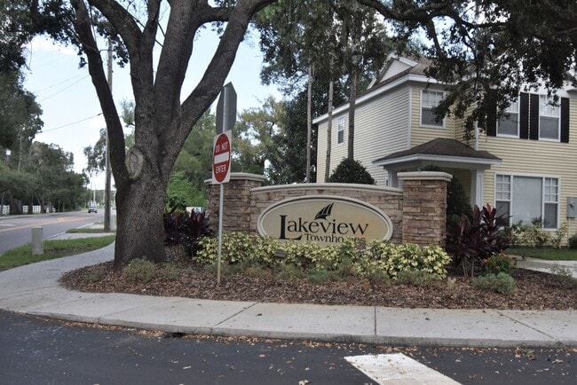 Building Photo - Townhome Near MLK and I-75