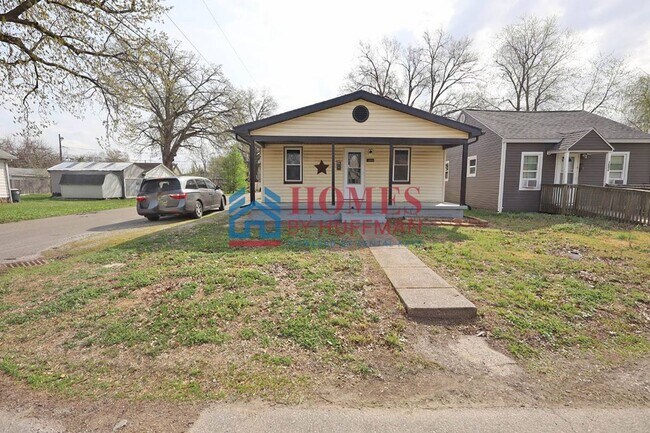 Building Photo - Two Bedroom House | Move In Ready!