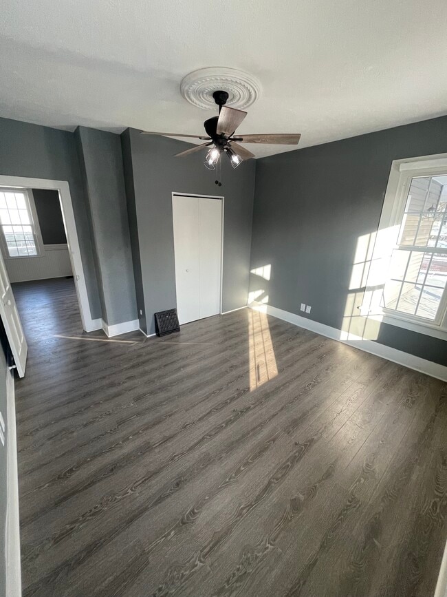 Building Photo - 588 Elma St