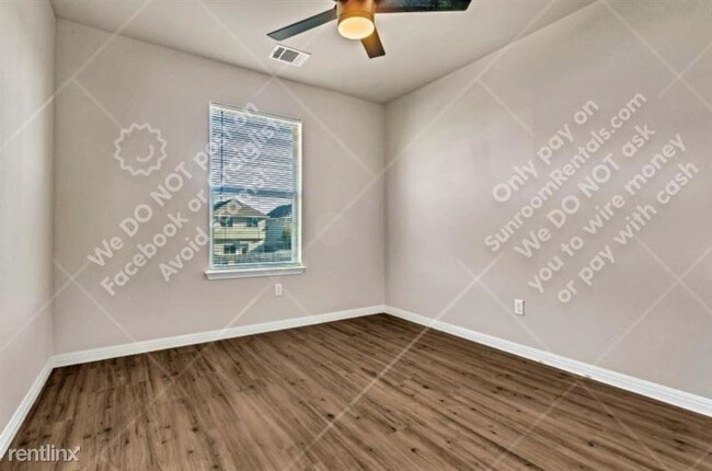 Building Photo - 4611 Graceful Ln