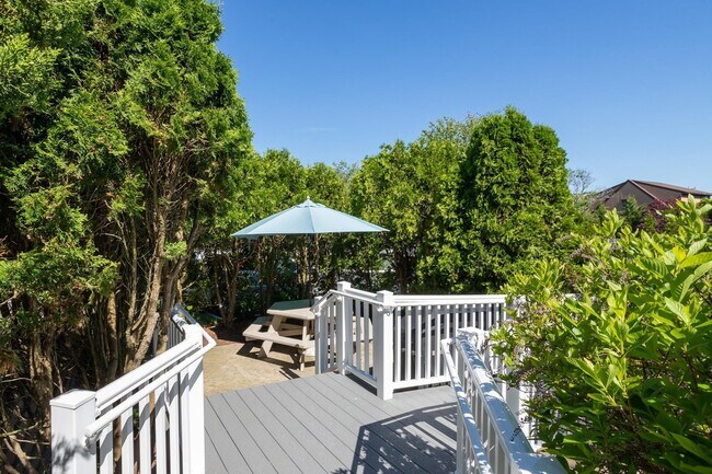 Building Photo - 1044 Ocean Blvd