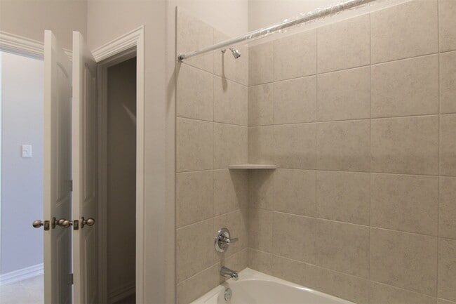 Building Photo - 31811 Dunham Lake Dr