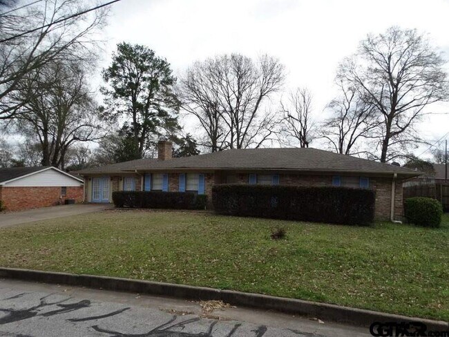 Building Photo - 1220 Brookshire Dr
