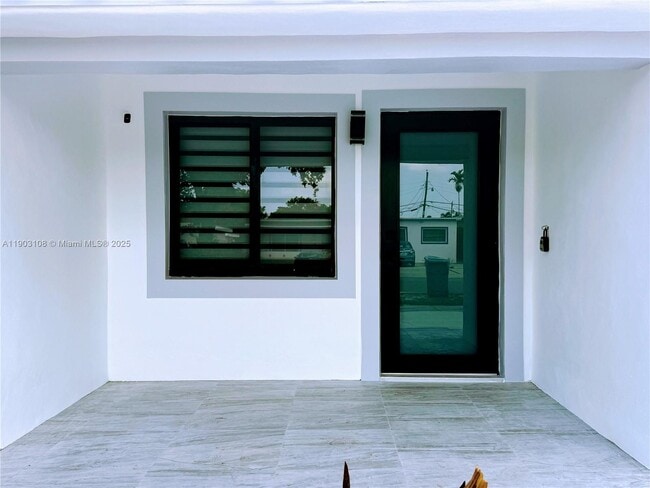 Building Photo - 240 SW 55th Ave