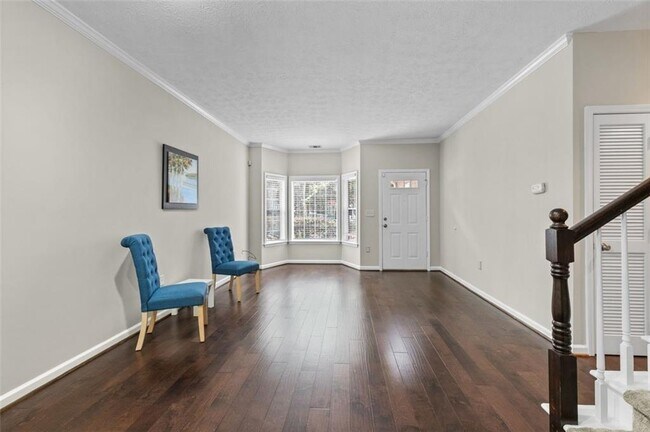 Building Photo - 2680 Pine Tree Rd NE