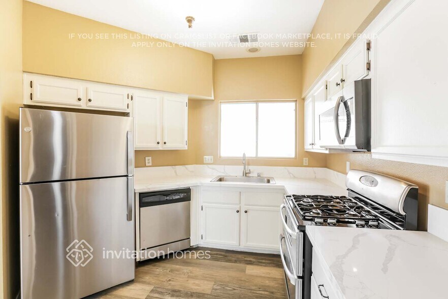 Building Photo - 2916 Sterling Silver St