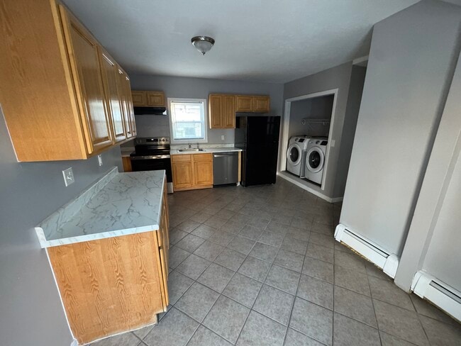 Building Photo - 40 S Whipple St