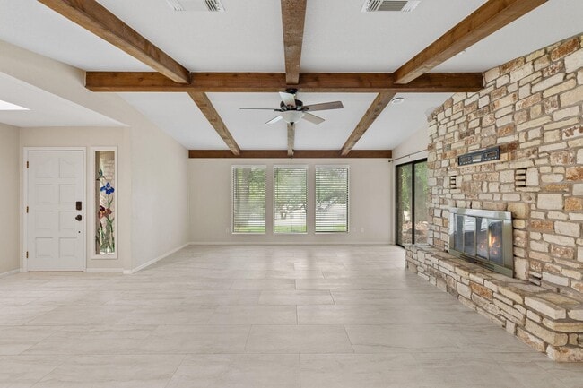 Building Photo - 106 Cross Bow