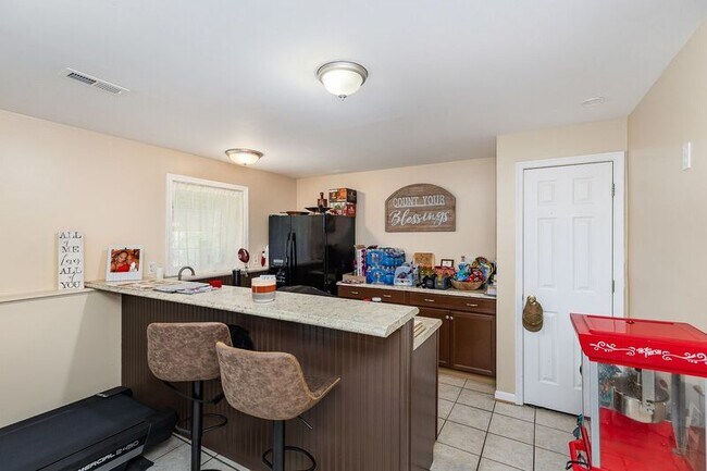 Building Photo - 11814 Gardenia Dr