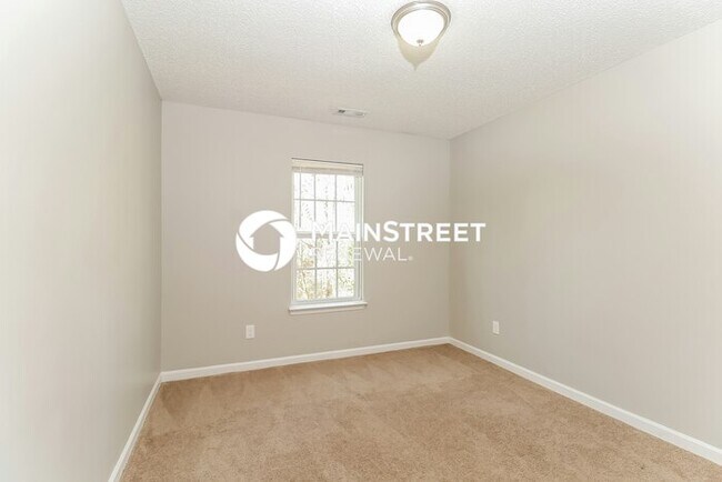 Building Photo - 3 Bedroom Pet-Friendly Home in Charlotte, ...