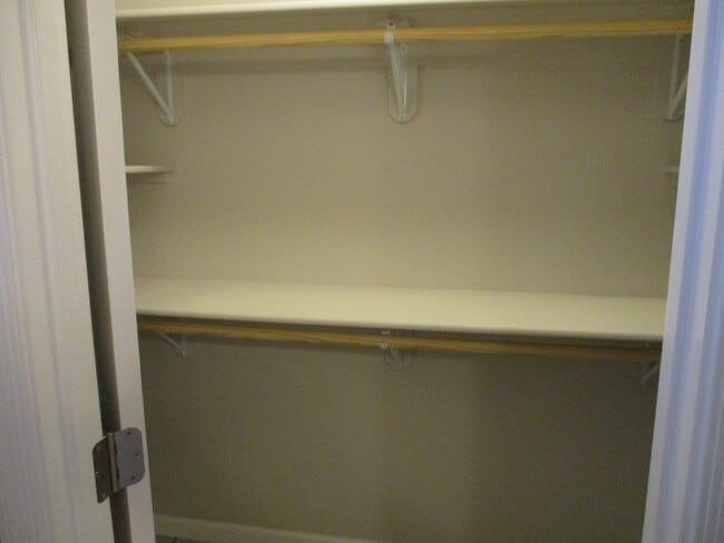 Building Photo - 1621 W Huning