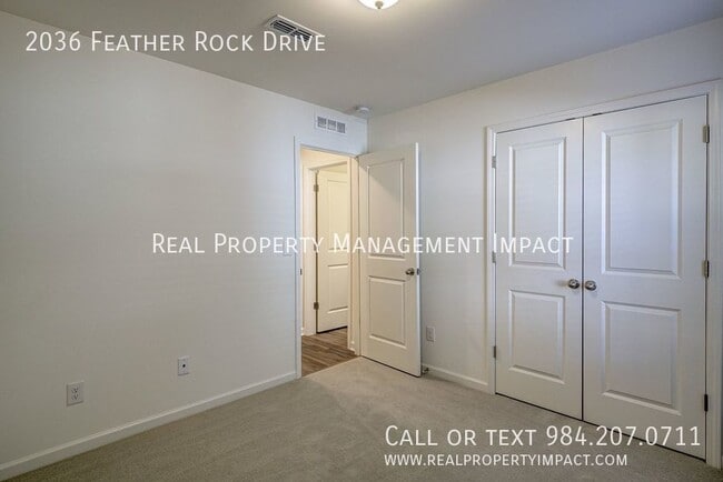 Building Photo - 2036 Feather Rock Dr