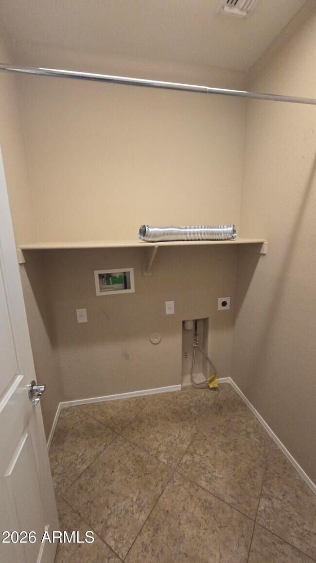 Building Photo - 10826 W Avenida Del Rey