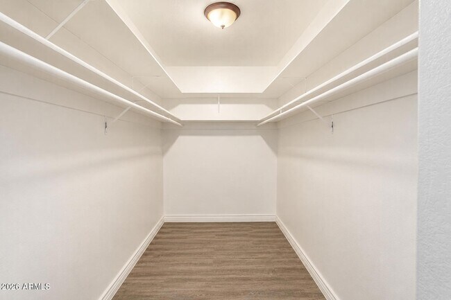 Building Photo - 9124 W Elm St