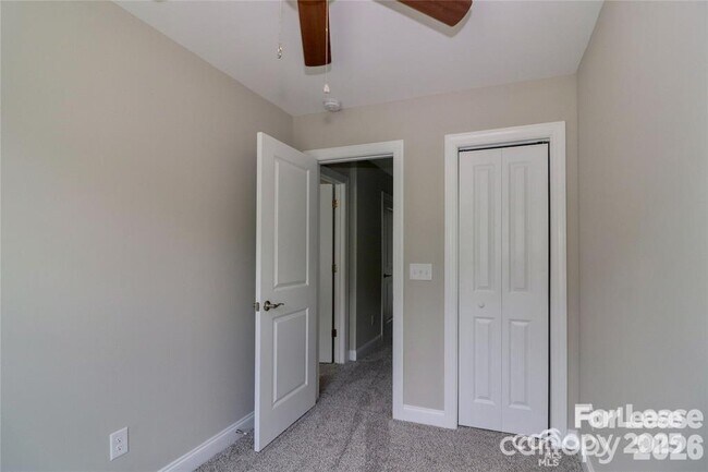 Building Photo - 3967 Newhall Dr NW