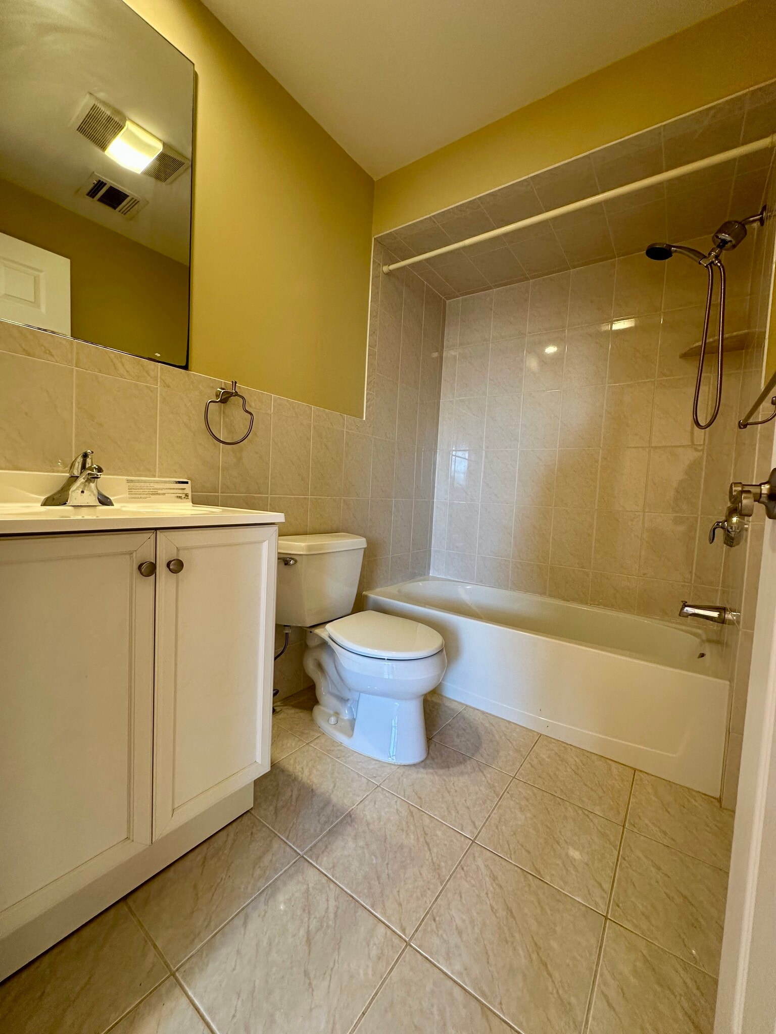 Building Photo - 3 Harbor Front Ct